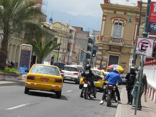 Operativos para evitar inseguridad en la urbe. http://lapremsa.com.ec