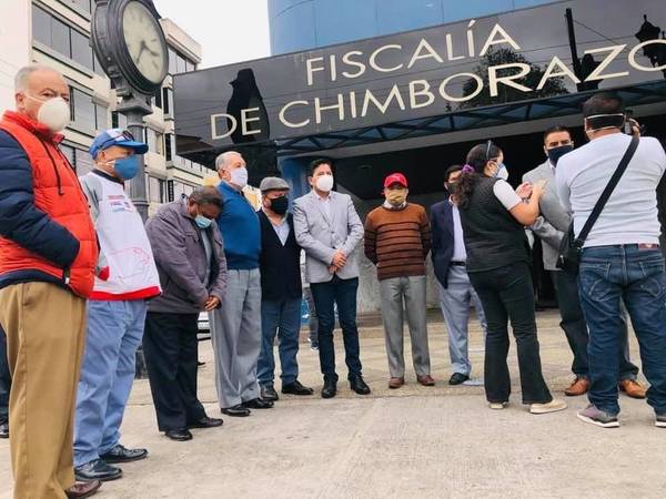 Ataques a la Comisión Anticorrupción de Chimborazo http://44.213.112.5.