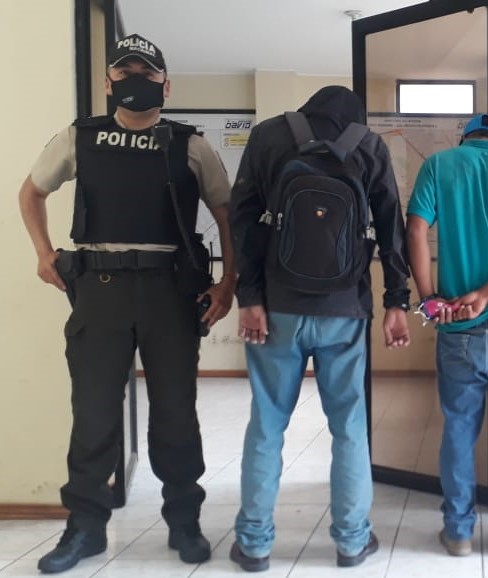 Presos tras robo de amoladora. http://44.213.112.5