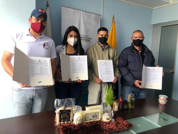 Emprendedores se benefician con la entrega de notificaciones sanitarias. http://44.213.112.5