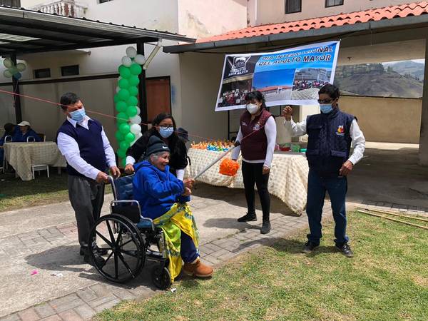 Adulto Mayor: Gran celebración en el Gerontológico “Virgen de Agua Santa”, de Chunchi. http://44.213.112.5