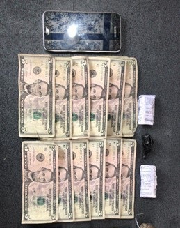 Venta de droga en el sector del parque Sesquicentenario. http://44.213.112.5