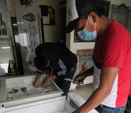 Testimonios Riobamba: 17 años haciendo lápidas. http://44.213.112.5