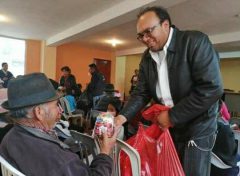 Chambo celebró navidad junto a los adultos mayores