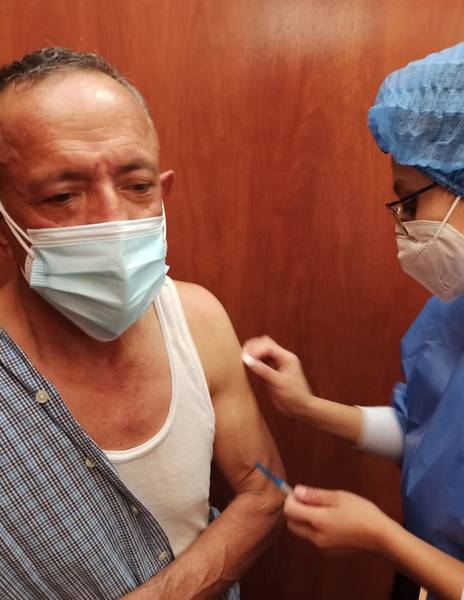 Vacunación Hopital del IESS Riobamba
