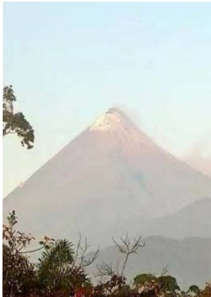 Caída de ceniza en Alausí y en Chunchi