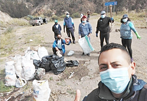 Contaminación del canal de riego Chimborazo
