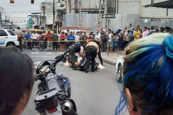 Sicarios asesinan a una pareja.