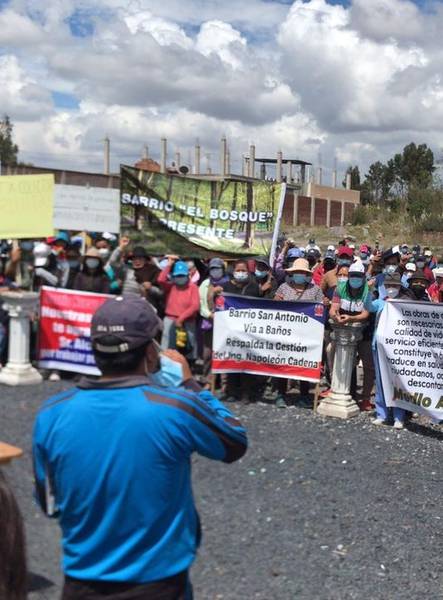 Barrios apoyan la construcción de colector