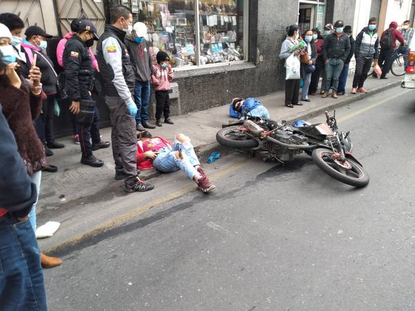 Anciano fue atropellado por una moto