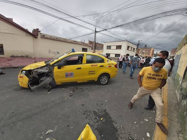 Choque en el centro de Riobamba