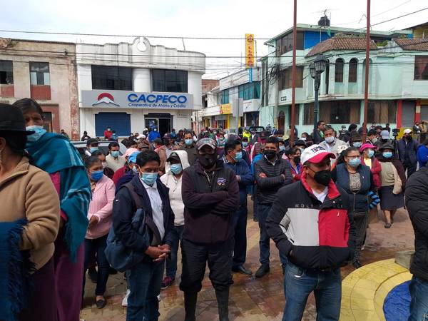 Cobro de contribuciones en Chambo