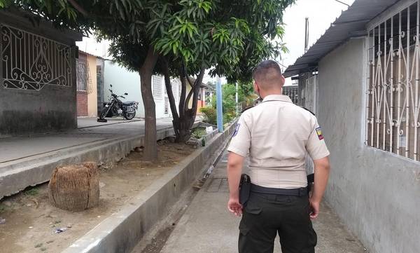 Policía asesinado por 2 motociclistas