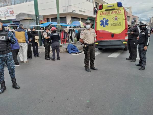 Reportero intimidado por uniformada
