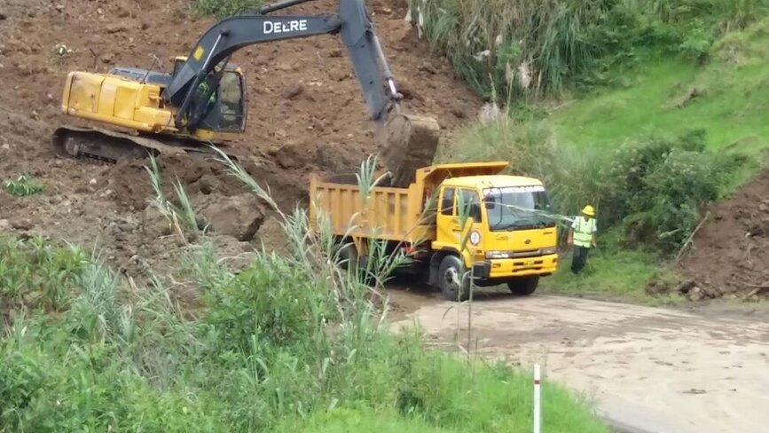 Construcción de puente en Pepinales