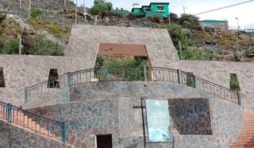Escalones en la colina de Lluishi