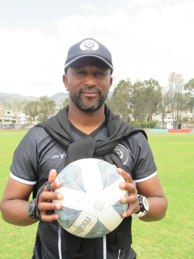 Riobamba cuenta con ‘Daquilema Fútbol Club’ que dirige el DT ‘Pipa’ González’