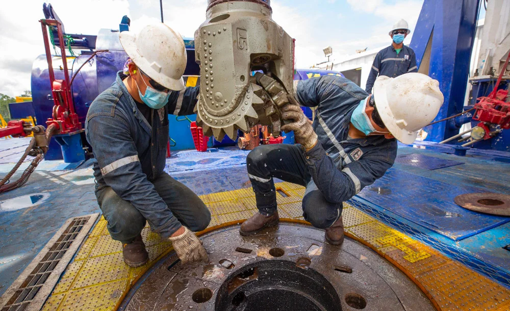Ecuador gastará la mitad del dinero del petróleo en combustibles