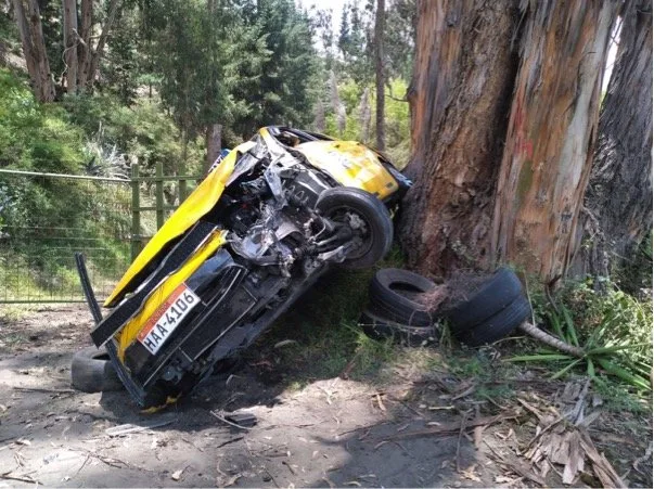 Un taxi acabó en el parque Ecológico tras un accidente de tránsito