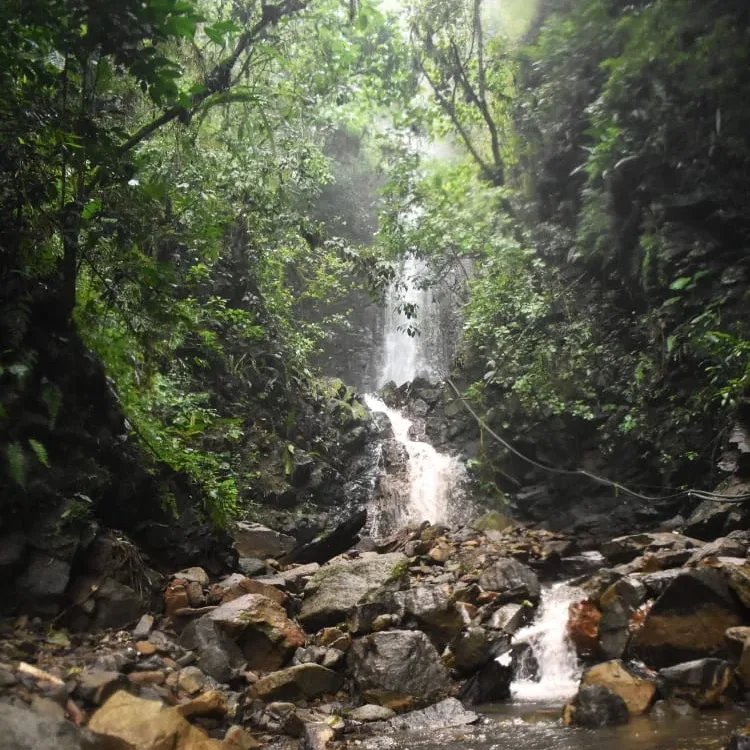 Cascada soberana en Cumandá