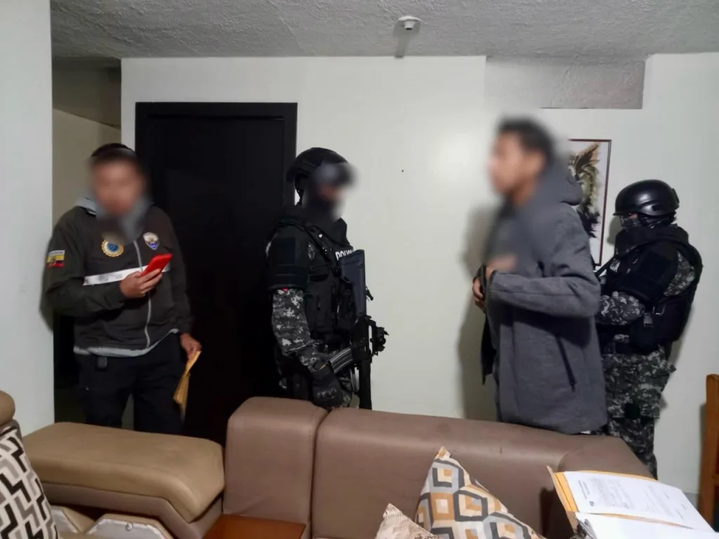 Detenido en Riobamba el abogado Hugo Alexander Lara Olmos quien defendió a familiar de Leandro Norero en relación con el Caso Plaga.