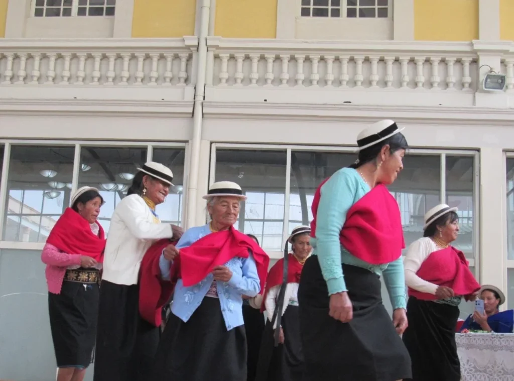Mujeres indígenas promueven proyectos de producción agrícola para su independencia económica.
