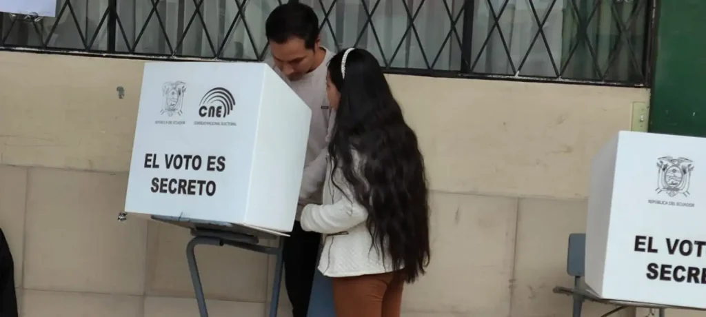 Consulte su lugar de votación, en Chimborazo hay 150 lugares de votación, de los cuales 50 recintos electorales están en Riobamba. Selena Trujillo