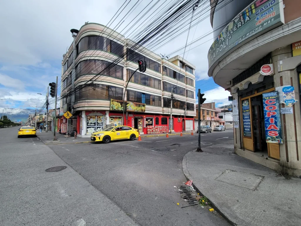 Falta de seguridad en barrio de Riobamba por bares y delincuencia