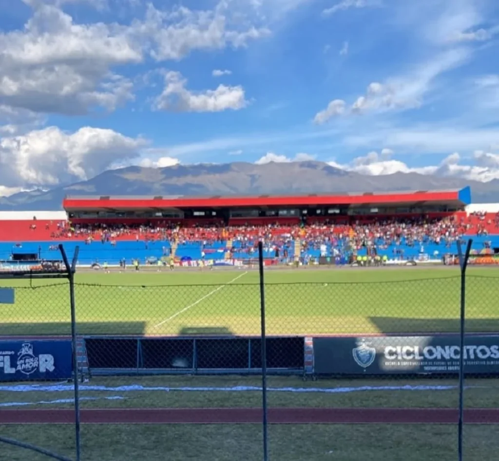 El primer estadio Olímpico del Ecuador