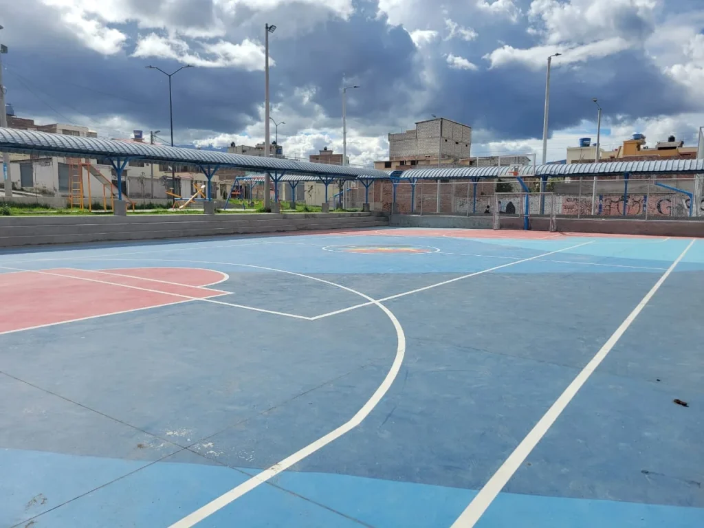Canchas rehabilitadas en el parque del sector