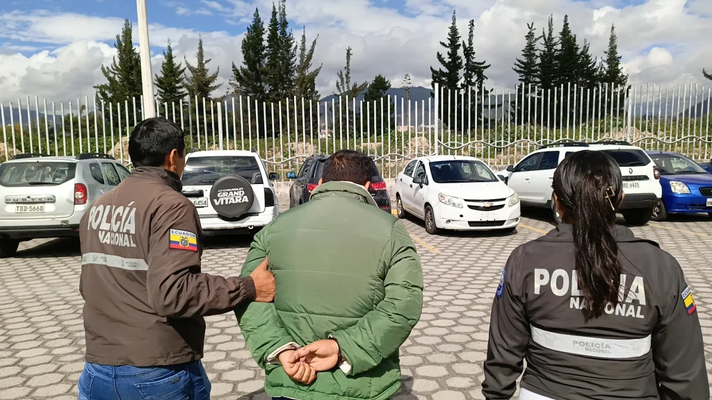 a Policía Nacional recuperó camión robado en el sector el Arenal, en Chimborazo.