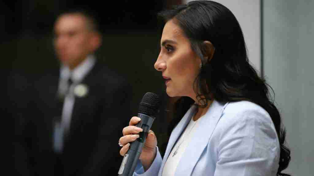 Verónica Abad enfrenta a Noboa y advierte que teme por su vida.
