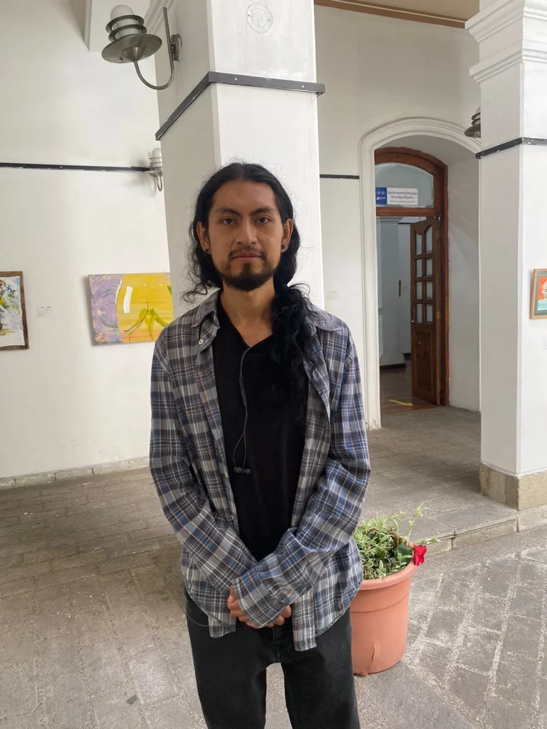 Allan Sampedro visitando la Casa Museo