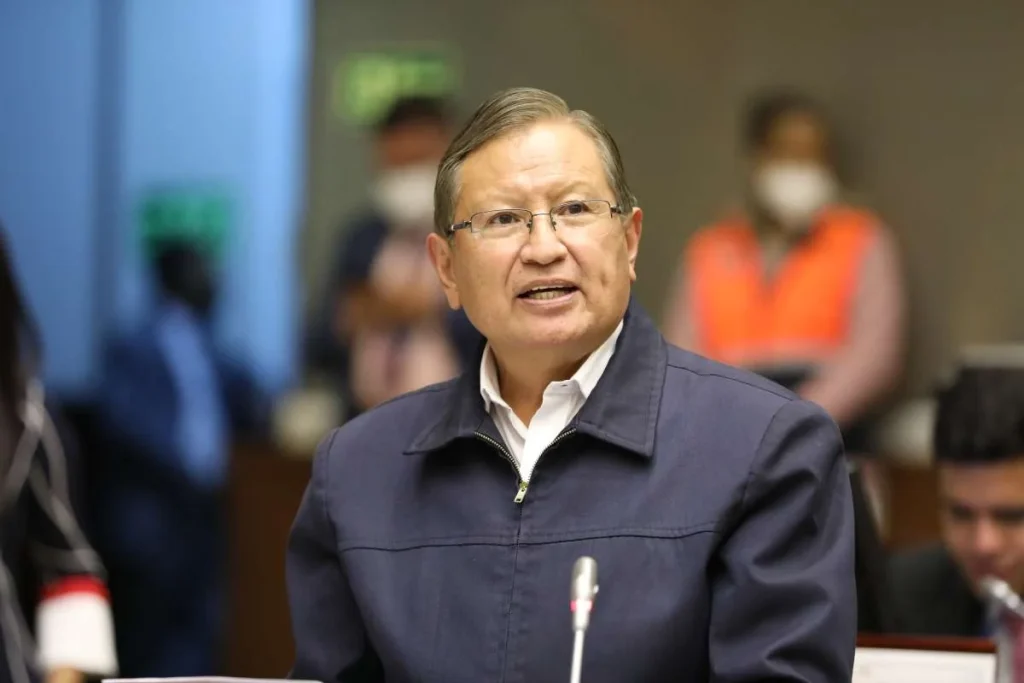 Exprefecto de Chimborazo Mariano Curicama apela su sentencia por concusión.