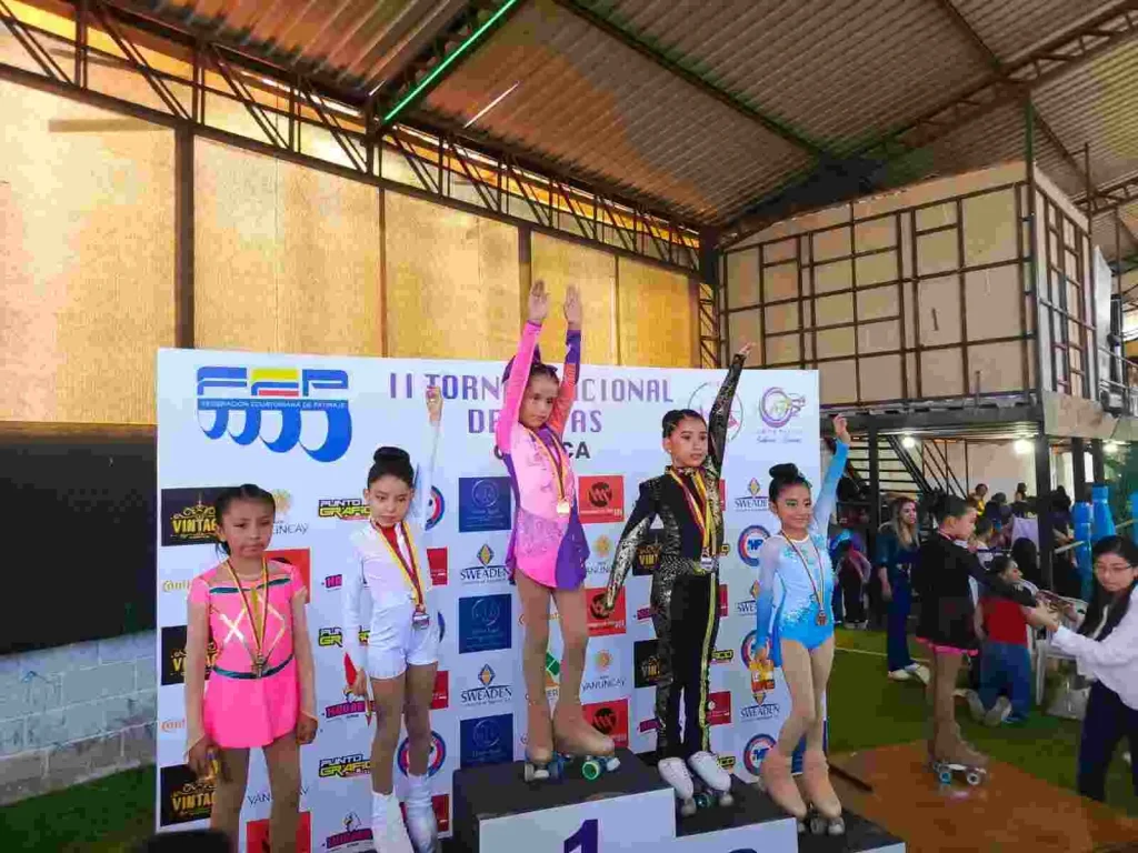 Club de patinaje de Riobamba brilla en campeonato nacional