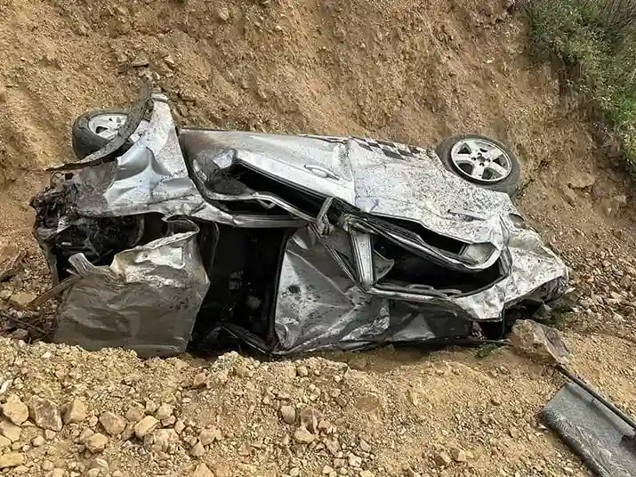 Un accidente de tránsito dejó un nuevo saldó trágico: un adolescente muerto. Al parecer se habría sacado sin permiso el vehículo. El hecho fue en Alausí