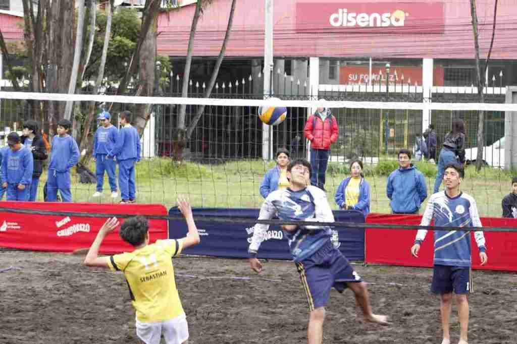 8 equipos forman parte del Campeonato Estudiantil de Vóley de Arena