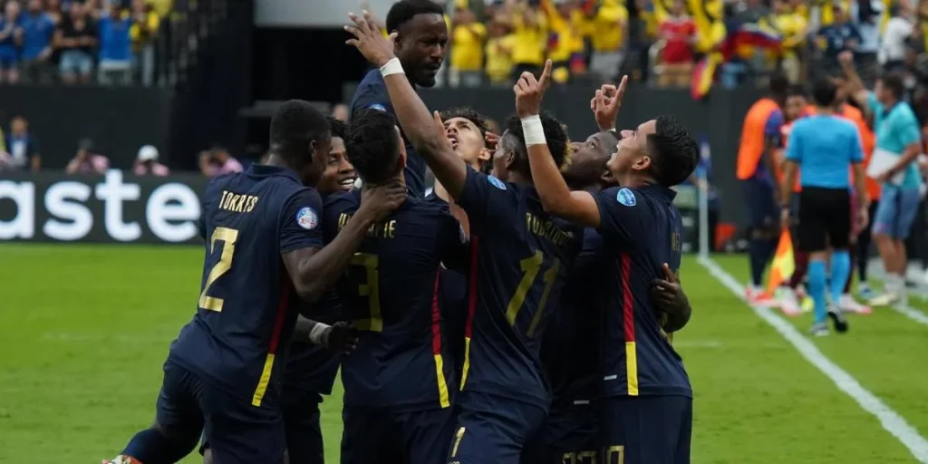 Ecuador enfrenta a México en la fecha final de la fase de grupos, La Tri requiere de un empate para clasificar a cuartos de final