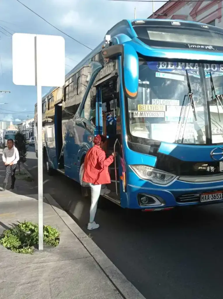 Riobambeños acceden a más destinos con la ampliación de la línea 3.