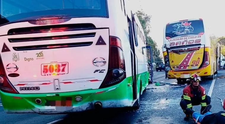 Accidentes, choque, bus, Quito