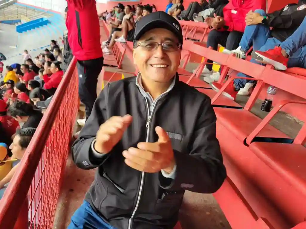 Pedro Khipo, gerente general de la Cooperativa de Ahorro y Crédito "Fernando Daquilema"