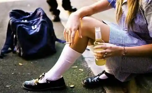 El alcoholismo en los adolescentes comienza a los 12 años y se debe, principalmente, recurrir al plano afectivo para corregirlo