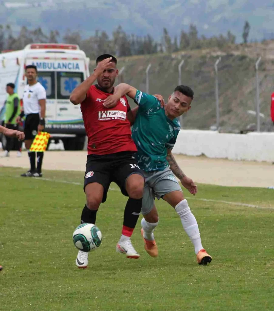 Daquilema FC empató 2-2 con el D. Guano en el Torneo de Segunda Categoría y el cuerpo técnico del 'Milenario' estaría en la cuerda floja.