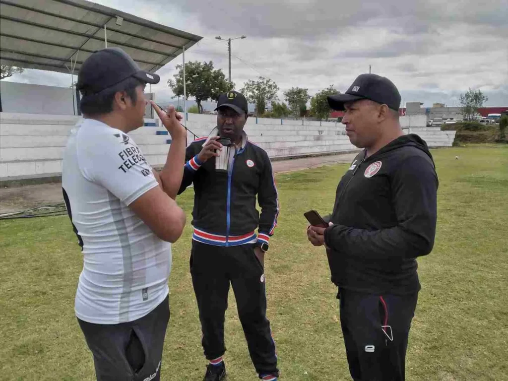El "Kinito" Edison Méndez llega al Daquilema FC con su equipo técnico integrado por "Mamita" Calderón, Néiser Reasco y Johvani Ibarra.