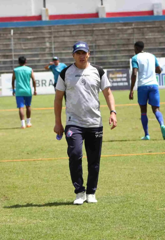 En el Torneo de Segunda Categoría la dirigencia del CD Olmedo le dio la confianza a Omar Ledesma para que siga como técnico del equipo.