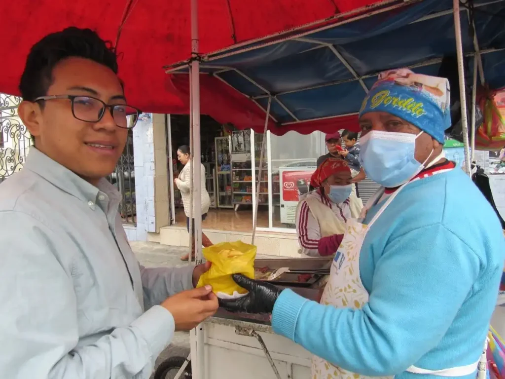 Los clientes le visitan siempre que están de pasada por Riobamba.