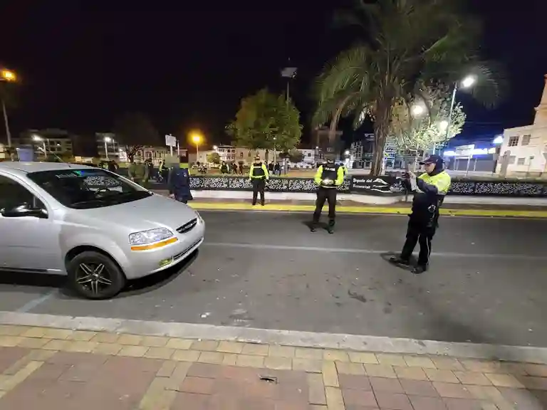 Casi 1 hora llevó tomar procedimiento a esta infracción de tránsito, ¿por qué sería?