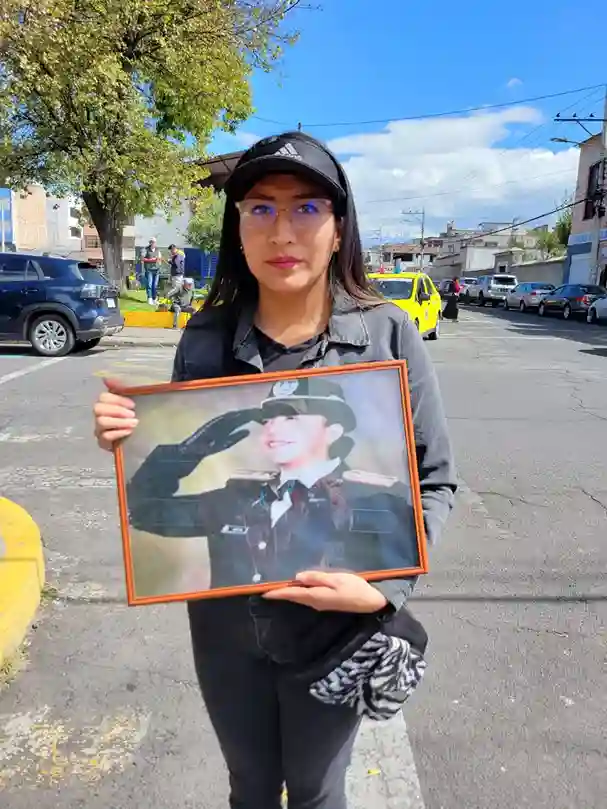 María Fernanda Gavilanes portó el retrato de su querida prima
