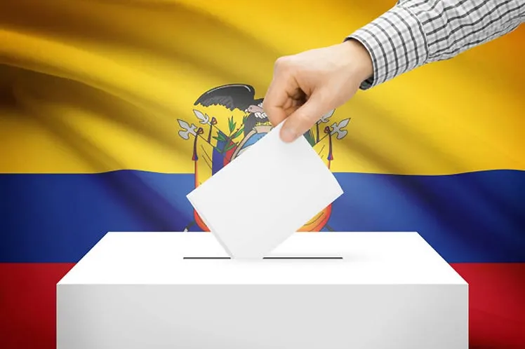Los ecuatorianos empiezan a analizar su intención de voto