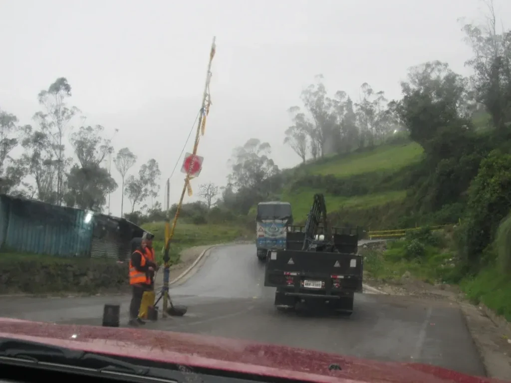 Gobierno de Noboa dio USD 12 millones para una nueva vía en Alausí.